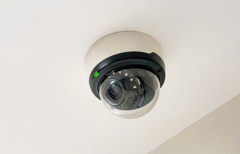 24時間防犯カメラ